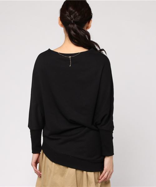 GeeRA(ジーラ)の「フェイクネックレス付アシメデザイントップス(Tシャツ/カットソー・レディース・ブラック/ベージュ/ボルドー・MEDIUM/X-LARGE/LARGE)」の4枚目の写真