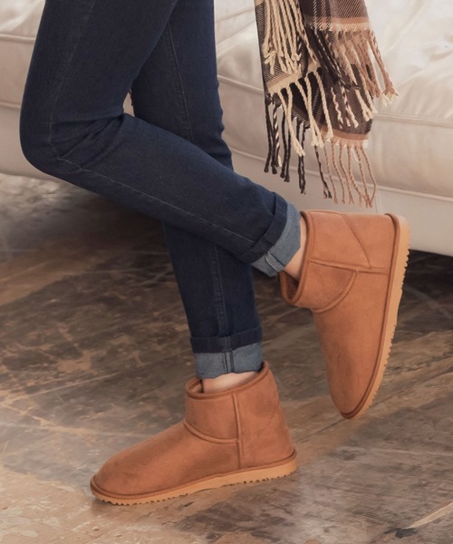 KOBE LETTUCE（コウベレタス）の「ミニ丈ムートンブーツ（ブーツ・レディース・ブラック系その他/ブラウン/ベージュ/ブラック/チャコールグレー/ピンク/イエロー系その他/キャメル/ネイビー/レッド系その他/ブラック系その他2/ピンク系その他/ブラウン系その他/グリーン系その他/ブラック系その他3/グレー系/ブラック系/イエロー系・LL/M/S/L）」の14枚目の写真