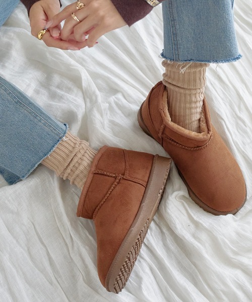 KOBE LETTUCE（コウベレタス）の「ミニ丈ムートンブーツ（ブーツ・レディース・ブラック系その他/ブラウン/ベージュ/ブラック/チャコールグレー/ピンク/イエロー系その他/キャメル/ネイビー/レッド系その他/ブラック系その他2/ピンク系その他/ブラウン系その他/グリーン系その他/ブラック系その他3/グレー系/ブラック系/イエロー系・LL/M/S/L）」の16枚目の写真