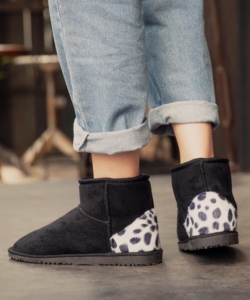 KOBE LETTUCE（コウベレタス）の「ミニ丈ムートンブーツ（ブーツ・レディース・ブラック系その他/ブラウン/ベージュ/ブラック/チャコールグレー/ピンク/イエロー系その他/キャメル/ネイビー/レッド系その他/ブラック系その他2/ピンク系その他/ブラウン系その他/グリーン系その他/ブラック系その他3/グレー系/ブラック系/イエロー系・LL/M/S/L）」の3枚目の写真