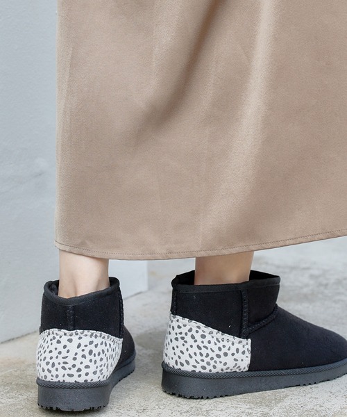 KOBE LETTUCE（コウベレタス）の「ミニ丈ムートンブーツ（ブーツ・レディース・ブラック系その他/ブラウン/ベージュ/ブラック/チャコールグレー/ピンク/イエロー系その他/キャメル/ネイビー/レッド系その他/ブラック系その他2/ピンク系その他/ブラウン系その他/グリーン系その他/ブラック系その他3/グレー系/ブラック系/イエロー系・LL/M/S/L）」の5枚目の写真