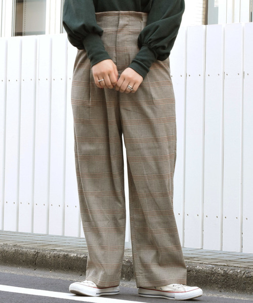 w closet（ダブルクローゼット）の「ハイウエストチェック柄タックパンツ（その他パンツ・レディース・ブラウン/グレー・FREE）」の2枚目の写真