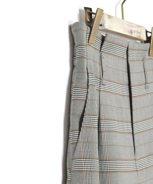 w closet（ダブルクローゼット）の「ハイウエストチェック柄タックパンツ（その他パンツ・レディース・ブラウン/グレー・FREE）」の16枚目の写真