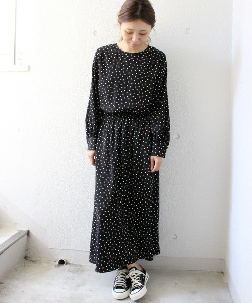 ottilie（オティーリエ）の「Aラインフレアードット柄ワンピース（ワンピース・レディース・ブラック/グリーン/ベージュ/ネイビー・FREE）」の2枚目の写真