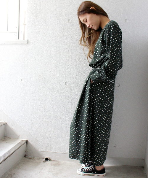 ottilie（オティーリエ）の「Aラインフレアードット柄ワンピース（ワンピース・レディース・ブラック/グリーン/ベージュ/ネイビー・FREE）」の14枚目の写真