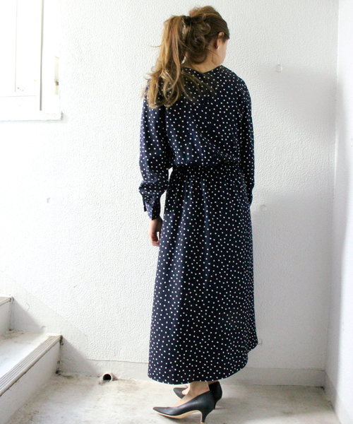 ottilie（オティーリエ）の「Aラインフレアードット柄ワンピース（ワンピース・レディース・ブラック/グリーン/ベージュ/ネイビー・FREE）」の17枚目の写真