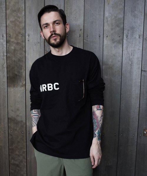 MR.OLIVE（ミスターオリーブ）の「< 直営店限定 > M.R.B.C EMBLEM / BIG SILHOUETTE POCKET LONGSLEEVE T-SHIRT（Tシャツ/カットソー・メンズ・オフホワイト/ブラック/グレー・SMALL/MEDIUM/LARGE/X-LARGE）」の3枚目の写真