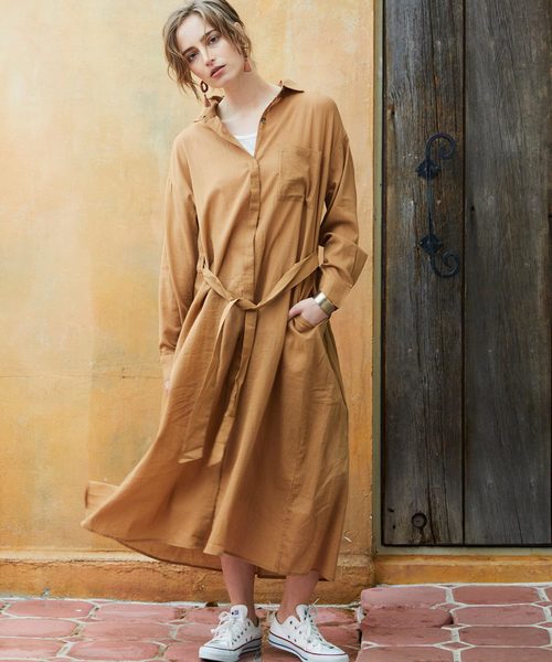 Chaco closet（チャコ クローゼット）の「ウエストベルト付きインド綿キャンブリックバックプリーツフレア シャツワンピース（シャツワンピース・レディース・ベージュ系その他/ブラック/ブルー系その他/カーキ/ベージュ/グリーン/モカ/ネイビー・M）」の4枚目の写真