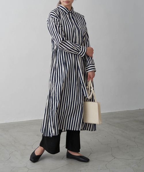 Chaco closet（チャコ クローゼット）の「ウエストベルト付きインド綿キャンブリックバックプリーツフレア シャツワンピース（シャツワンピース・レディース・ベージュ系その他/ブラック/ブルー系その他/カーキ/ベージュ/グリーン/モカ/ネイビー・M）」の8枚目の写真