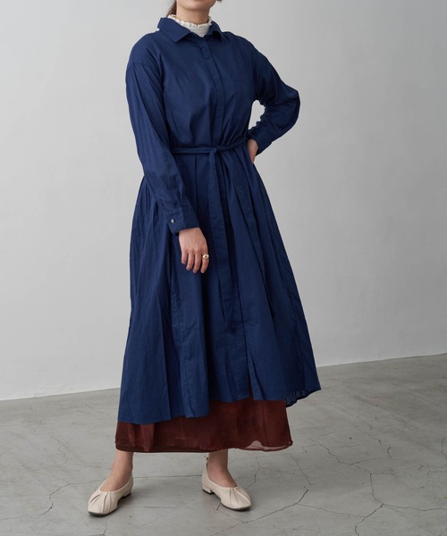 Chaco closet（チャコ クローゼット）の「ウエストベルト付きインド綿キャンブリックバックプリーツフレア シャツワンピース（シャツワンピース・レディース・ベージュ系その他/ブラック/ブルー系その他/カーキ/ベージュ/グリーン/モカ/ネイビー・M）」の7枚目の写真