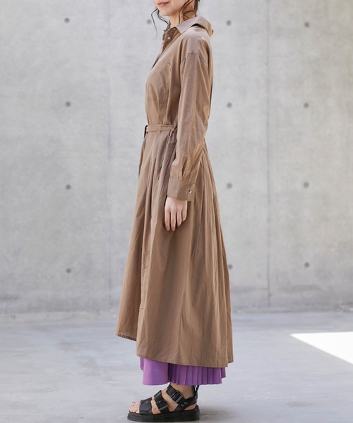 Chaco closet（チャコ クローゼット）の「ウエストベルト付きインド綿キャンブリックバックプリーツフレア シャツワンピース（シャツワンピース・レディース・ベージュ系その他/ブラック/ブルー系その他/カーキ/ベージュ/グリーン/モカ/ネイビー・M）」の9枚目の写真