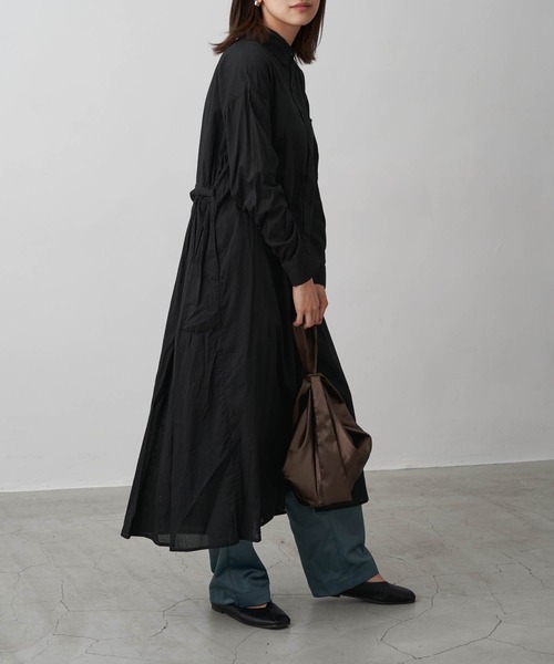 ブラック プリーツフレアシャツ