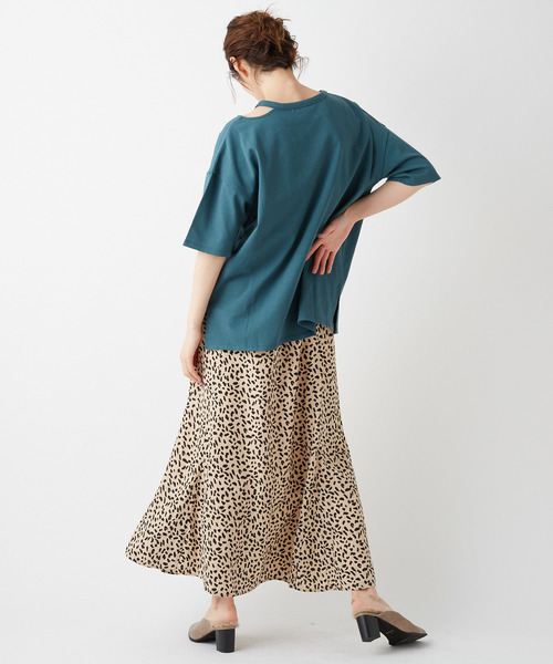 DISCOAT（ディスコート）の「綿テンセル肩開きプルオーバー（Tシャツ/カットソー・レディース・ブラック/ライトグレー/ブラウン/モスグリーン・FREE）」の17枚目の写真