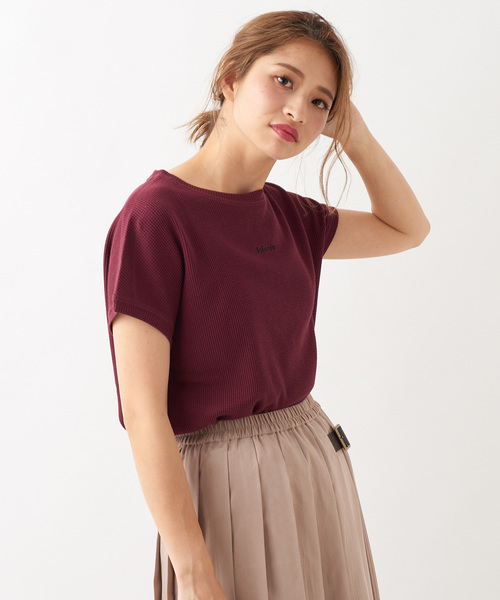 DISCOAT（ディスコート）の「ワッフルミニロゴ刺繍Tシャツ（Tシャツ/カットソー・レディース・チャコールグレー/ベージュ/アイボリー/ボルドー・FREE）」の5枚目の写真