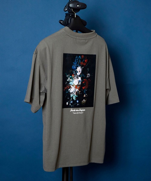 unrelaxing(アンリラクシング)の「ヴィンテージライク 古着風 綿100%ピグメント加工TプリントTシャツ(Tシャツ/カットソー・メンズ・ホワイト/ネイビー/グレー/ピンク/ブラック/レッド/チャコール/パープル/ブラウン/ベージュ/カーキ/ワイン/オレンジ/チャコールグレー/ホワイト系その他2/ブラック系その他2/ブルー系その他2/レッド系その他2/ピンク系その他2/グレー系その他2/ブルー系その他3/ブルー系その他4/ホワイト系その他4/ピンク系その他3/レッド系その他/ホワイト系その他3/グレー系その他/ホワイト系その他/ブルー系その他/ピンク系その他/ピンク系その他4/ブラック系その他3/レッド系その他3/レッド系その他4/ブラック系その他4/グレー系その他3/グレー系その他4/ブラック系その他/ライトブルー/ベージュ系その他/グリーン系その他/その他1/その他3/その他2/パープル系その他/ベージュ系その他3/ベージュ系その他4/ブルー系その他6/ベージュ系その他2/レッド系その他5/グリーン系その他2/グリーン系その他3/グリーン系その他4/ブルー系その他5/パープル系その他2/パープル系その他3/パープル系その他4/その他6/その他5/その他7/その他4/アッシュグレー/ライトグレー/スカイブルー/アッシュブラウン/レディッシュグレー/ホワイト×レッド/ブルーグラス/ブラック×ブラック/オートミール/ホワイト×グレー/ホワイト×ブラック/ブラック×ホワイト/ブラック系その他7/LT.Blue/アクア/ライトブラック/ブラック×グリーン/スモークピンク/ホワイト×エメラルドグリーン/ライトベージュ/スミクロ/ブラック系その他5/ブラック系その他6/ピンク系その他5/ブルー系その他7/クリアブラウン/ダークインディゴブルー/クリアブラック/セージグリーン/モカ/ブラックミックス/エメラルド/ライトブラウン/ライトグリーン/ブルー/グリーン/タン/クリアグリーン/クリアブルー/ホワイト×グリーン/ブラック×レッド/ブラック×ブルー/ウィート/ピンクベージュ/ダークブルー/サックスブルー/ミント/ダークブラック/シルバーグレー/ブラウン系3/ブラウン系5/ベージュ系1/ベージュ系3/その他12/その他20/その他21/その他23/ブラウン系/ブラウン系1/ブラウン系2/その他14/その他15/その他16/その他17/その他18/その他25/その他26/ブラウン系4/ブラウン系6/ベージュ系/ベージュ系2/その他10/その他13/その他19/その他22/その他24/ブラウン系7/ブラウン系8/ブラウン系9/ベージュ系4/ベージュ系5/ベージュ系6/その他11/その他27/その他28/ブラック系5/ブラック系6/ブラック系7/ブラック系8/その他29/ブラック×シルバー/ブラック系2/ブラック系4/ブラック×ゴールド/ブラック系1/ブラック系3/A/ダークブラウン系6/ダークブラウン系7/ダークブラウン系5/ダークブラウン系3/ダークブラウン系4/ダークブラウン系2/ダークブラウン系1/ベージュ系その他7/ベージュ系その他6/ベージュ系9/ベージュ系7/ベージュ系8・X-LARGE/SMALL/MEDIUM/LARGE/3/2)」の18枚目の写真