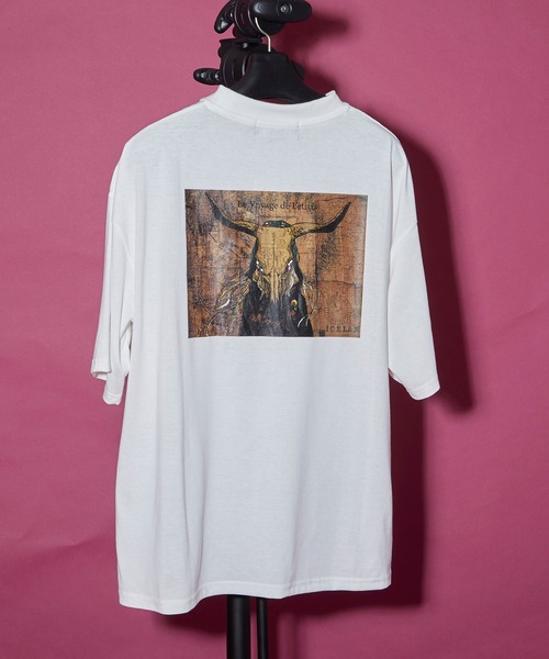 unrelaxing(アンリラクシング)の「ヴィンテージライク 古着風 綿100%ピグメント加工TプリントTシャツ(Tシャツ/カットソー・メンズ・ホワイト/ネイビー/グレー/ピンク/ブラック/レッド/チャコール/パープル/ブラウン/ベージュ/カーキ/ワイン/オレンジ/チャコールグレー/ホワイト系その他2/ブラック系その他2/ブルー系その他2/レッド系その他2/ピンク系その他2/グレー系その他2/ブルー系その他3/ブルー系その他4/ホワイト系その他4/ピンク系その他3/レッド系その他/ホワイト系その他3/グレー系その他/ホワイト系その他/ブルー系その他/ピンク系その他/ピンク系その他4/ブラック系その他3/レッド系その他3/レッド系その他4/ブラック系その他4/グレー系その他3/グレー系その他4/ブラック系その他/ライトブルー/ベージュ系その他/グリーン系その他/その他1/その他3/その他2/パープル系その他/ベージュ系その他3/ベージュ系その他4/ブルー系その他6/ベージュ系その他2/レッド系その他5/グリーン系その他2/グリーン系その他3/グリーン系その他4/ブルー系その他5/パープル系その他2/パープル系その他3/パープル系その他4/その他6/その他5/その他7/その他4/アッシュグレー/ライトグレー/スカイブルー/アッシュブラウン/レディッシュグレー/ホワイト×レッド/ブルーグラス/ブラック×ブラック/オートミール/ホワイト×グレー/ホワイト×ブラック/ブラック×ホワイト/ブラック系その他7/LT.Blue/アクア/ライトブラック/ブラック×グリーン/スモークピンク/ホワイト×エメラルドグリーン/ライトベージュ/スミクロ/ブラック系その他5/ブラック系その他6/ピンク系その他5/ブルー系その他7/クリアブラウン/ダークインディゴブルー/クリアブラック/セージグリーン/モカ/ブラックミックス/エメラルド/ライトブラウン/ライトグリーン/ブルー/グリーン/タン/クリアグリーン/クリアブルー/ホワイト×グリーン/ブラック×レッド/ブラック×ブルー/ウィート/ピンクベージュ/ダークブルー/サックスブルー/ミント/ダークブラック/シルバーグレー/ブラウン系3/ブラウン系5/ベージュ系1/ベージュ系3/その他12/その他20/その他21/その他23/ブラウン系/ブラウン系1/ブラウン系2/その他14/その他15/その他16/その他17/その他18/その他25/その他26/ブラウン系4/ブラウン系6/ベージュ系/ベージュ系2/その他10/その他13/その他19/その他22/その他24/ブラウン系7/ブラウン系8/ブラウン系9/ベージュ系4/ベージュ系5/ベージュ系6/その他11/その他27/その他28/ブラック系5/ブラック系6/ブラック系7/ブラック系8/その他29/ブラック×シルバー/ブラック系2/ブラック系4/ブラック×ゴールド/ブラック系1/ブラック系3/A/ダークブラウン系6/ダークブラウン系7/ダークブラウン系5/ダークブラウン系3/ダークブラウン系4/ダークブラウン系2/ダークブラウン系1/ベージュ系その他7/ベージュ系その他6/ベージュ系9/ベージュ系7/ベージュ系8・X-LARGE/SMALL/MEDIUM/LARGE/3/2)」の10枚目の写真