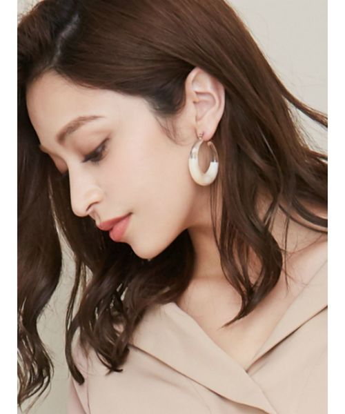 RESEXXY(リゼクシー)の「ハーフクリアピアス(ピアス(両耳用)・レディース・ブラック/ブラウン/ベージュ・FREE)」の17枚目の写真