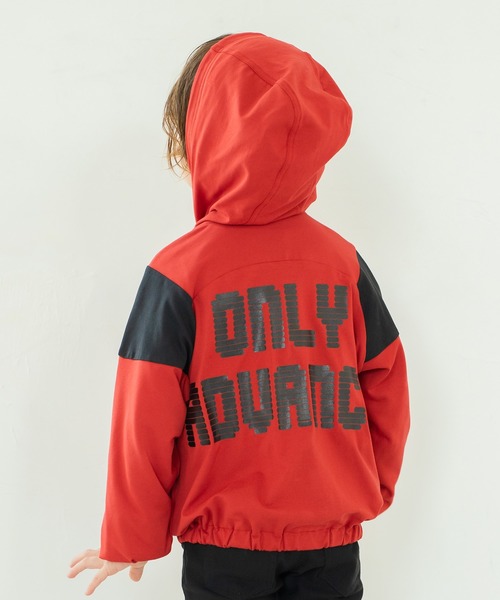 BRANSHES（ブランシェス）の「配色切り替えUVカットパーカー（パーカー・キッズ・ライトグレー/レッド・130cm/90cm/100cm/120cm/110cm/140cm/150cm）」の2枚目の写真