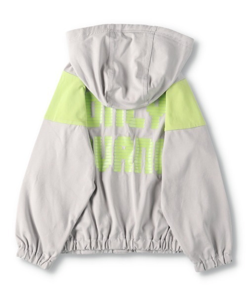 BRANSHES（ブランシェス）の「配色切り替えUVカットパーカー（パーカー・キッズ・ライトグレー/レッド・130cm/90cm/100cm/120cm/110cm/140cm/150cm）」の4枚目の写真