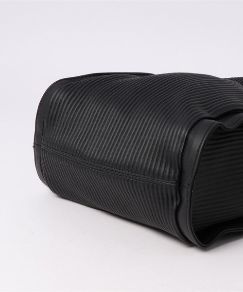 INTERPLANET（インタープラネット）の「プリーツBAG（ショルダーバッグ・レディース・ベージュ/ブラック・フリー）」の4枚目の写真