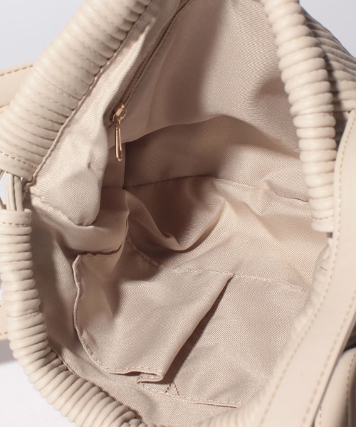 INTERPLANET（インタープラネット）の「プリーツBAG（ショルダーバッグ・レディース・ベージュ/ブラック・フリー）」の7枚目の写真