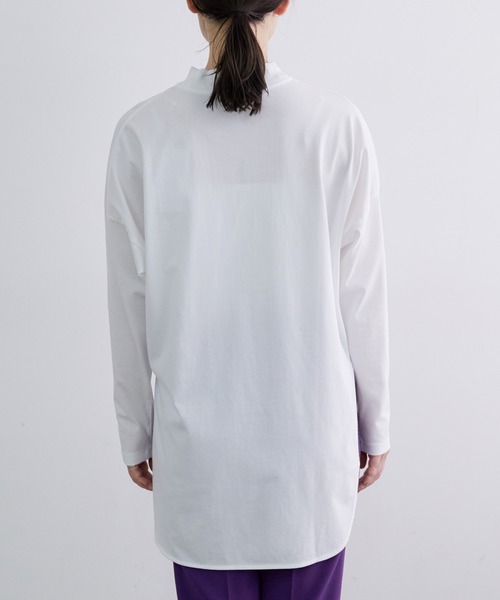 ADAM ET ROPE'(アダムエロペ)の「【WEB限定】抗菌加工モックネックコットンチュニックTEE(Tシャツ/カットソー・レディース・チャコールグレー/ホワイト・FREE)」の5枚目の写真