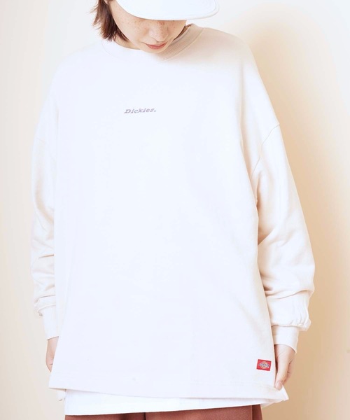 Dickies(ディッキーズ)の「【DICKIES/ディッキーズ】ワンポイントクルーネックチュニックスウェット/トレーナー サイドスリット ワンポイントロゴ刺繍(スウェット・レディース・ブラック/パープル/アイボリー・MEDIUM/LARGE)」の2枚目の写真