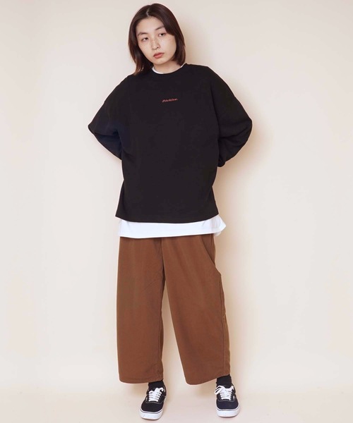 Dickies(ディッキーズ)の「【DICKIES/ディッキーズ】ワンポイントクルーネックチュニックスウェット/トレーナー サイドスリット ワンポイントロゴ刺繍(スウェット・レディース・ブラック/パープル/アイボリー・MEDIUM/LARGE)」の4枚目の写真