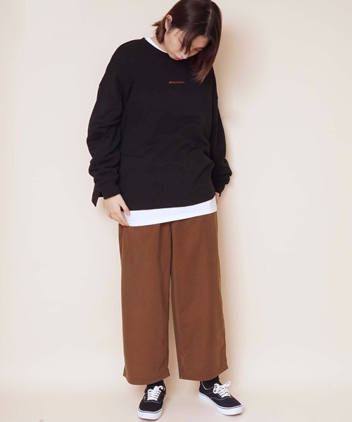 Dickies(ディッキーズ)の「【DICKIES/ディッキーズ】ワンポイントクルーネックチュニックスウェット/トレーナー サイドスリット ワンポイントロゴ刺繍(スウェット・レディース・ブラック/パープル/アイボリー・MEDIUM/LARGE)」の5枚目の写真
