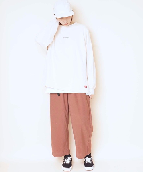 Dickies(ディッキーズ)の「【DICKIES/ディッキーズ】ワンポイントクルーネックチュニックスウェット/トレーナー サイドスリット ワンポイントロゴ刺繍(スウェット・レディース・ブラック/パープル/アイボリー・MEDIUM/LARGE)」の6枚目の写真