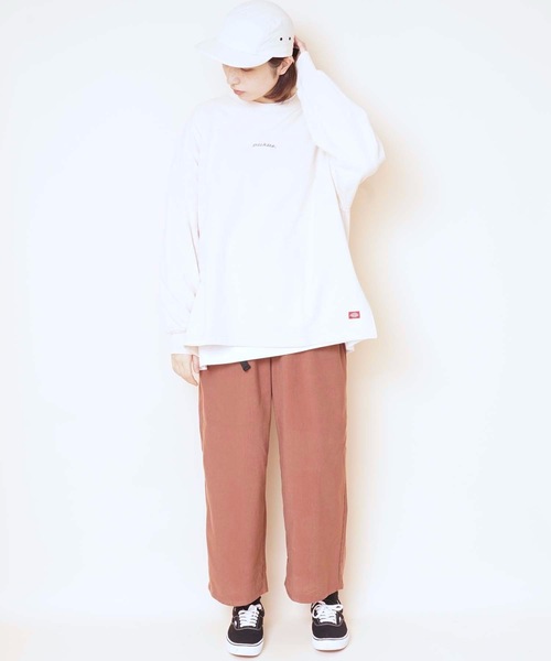 Dickies(ディッキーズ)の「【DICKIES/ディッキーズ】ワンポイントクルーネックチュニックスウェット/トレーナー サイドスリット ワンポイントロゴ刺繍(スウェット・レディース・ブラック/パープル/アイボリー・MEDIUM/LARGE)」の7枚目の写真