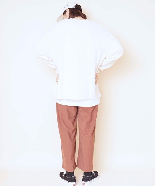 Dickies(ディッキーズ)の「【DICKIES/ディッキーズ】ワンポイントクルーネックチュニックスウェット/トレーナー サイドスリット ワンポイントロゴ刺繍(スウェット・レディース・ブラック/パープル/アイボリー・MEDIUM/LARGE)」の17枚目の写真