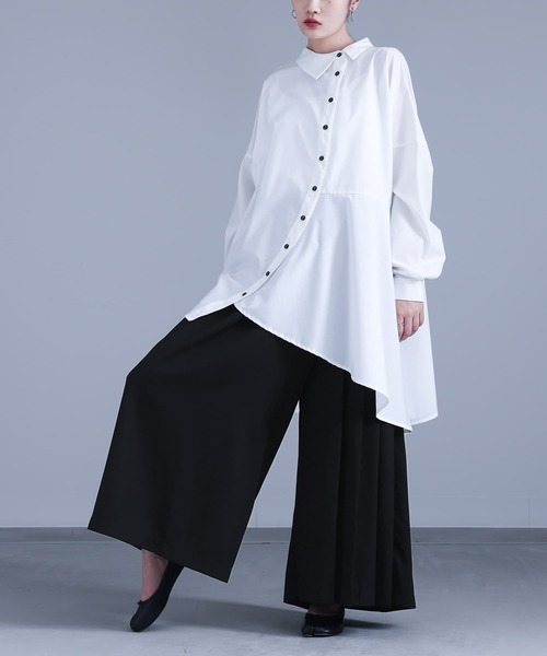 kOhAKU（コハク）の「『カシュクール風アシメプリーツパンツ』（その他パンツ・レディース・ネイビー/ブラック・1/2）」の13枚目の写真