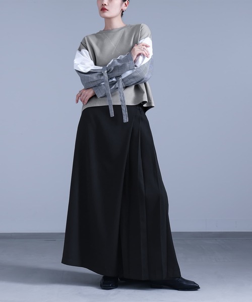 kOhAKU（コハク）の「『カシュクール風アシメプリーツパンツ』（その他パンツ・レディース・ネイビー/ブラック・1/2）」の10枚目の写真