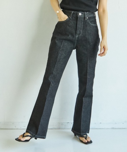 AIC.（エーアイシー）の「センタープレスフレアデニム（デニムパンツ）」 WEAR