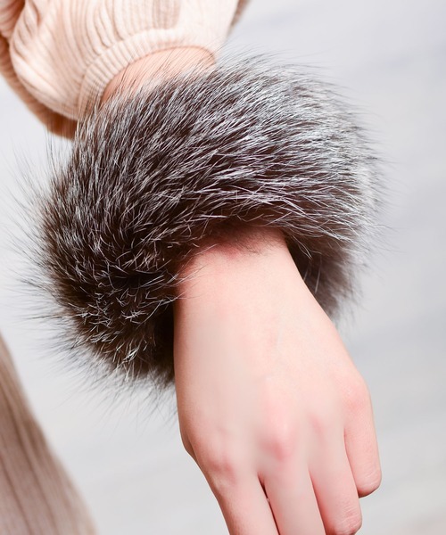 激安 Arron ワイドフォックスファーバングル バングル リストバンド