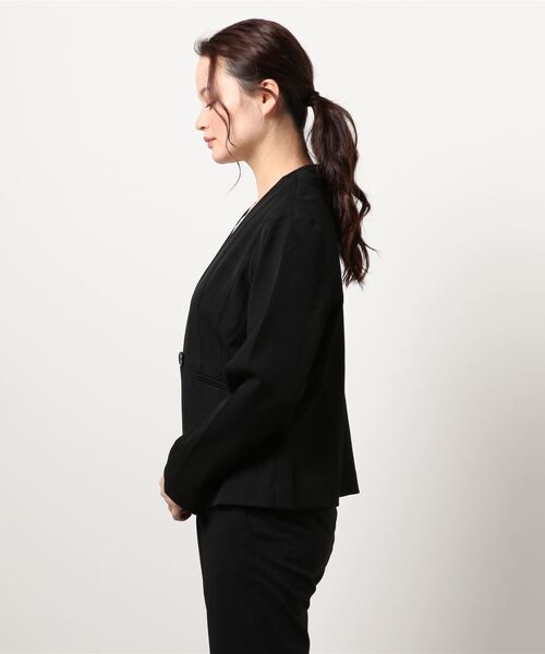 BELLUNA（ベルーナ）の「色あせにくいノーカラージャケット（ノーカラージャケット・レディース・ブラック/ネイビー・MEDIUM/LARGE/X-LARGE）」の4枚目の写真