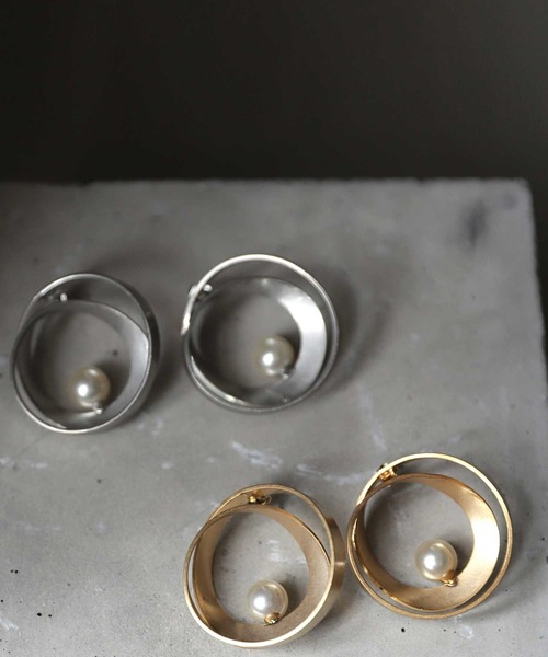 antiqua（アンティカ）の「2連フープピアス（ピアス（両耳用）・レディース・ゴールド/シルバー・FREE）」の11枚目の写真