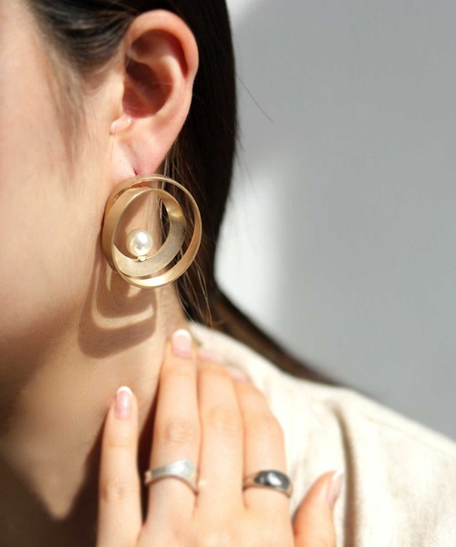 antiqua（アンティカ）の「2連フープピアス（ピアス（両耳用）・レディース・ゴールド/シルバー・FREE）」の5枚目の写真