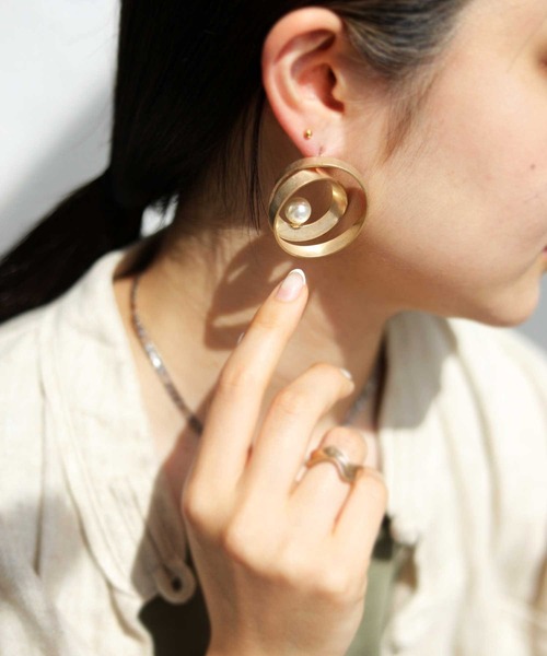antiqua（アンティカ）の「2連フープピアス（ピアス（両耳用）・レディース・ゴールド/シルバー・FREE）」の6枚目の写真