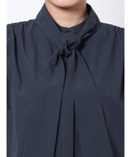 LAGUNAMOON（ラグナムーン）の「タックショルダーボウタイブラウス（シャツ/ブラウス・レディース・ホワイト/ベージュ/ネイビー・FREE）」の8枚目の写真