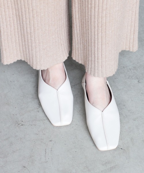 RiiiKa（リーカ）の「【RiiiKa/リーカ】センターステッチシューズ（パンプス・レディース・アイボリー/ブラック/ライトブラウン・LL/L/S/M）」の2枚目の写真