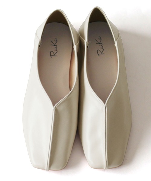 RiiiKa（リーカ）の「【RiiiKa/リーカ】センターステッチシューズ（パンプス・レディース・アイボリー/ブラック/ライトブラウン・LL/L/S/M）」の5枚目の写真