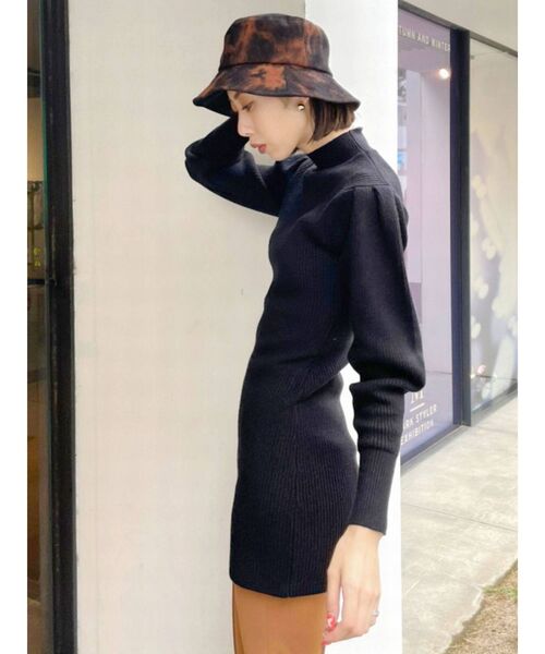 EMODA(エモダ)の「タックショルダーニットワンピース(ワンピース・レディース・ブラック/グレー/グリーン/オレンジ・FREE)」の12枚目の写真