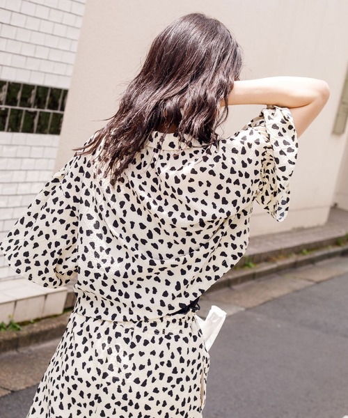 w closet（ダブルクローゼット）の「ミニカウプリント短丈開襟シャツ（シャツ/ブラウス・レディース・ブラック/アイボリー・FREE）」の16枚目の写真