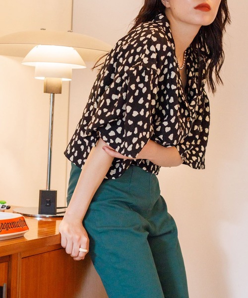 w closet（ダブルクローゼット）の「ミニカウプリント短丈開襟シャツ（シャツ/ブラウス・レディース・ブラック/アイボリー・FREE）」の6枚目の写真