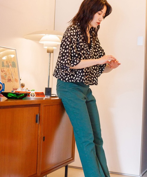 w closet（ダブルクローゼット）の「ミニカウプリント短丈開襟シャツ（シャツ/ブラウス・レディース・ブラック/アイボリー・FREE）」の7枚目の写真