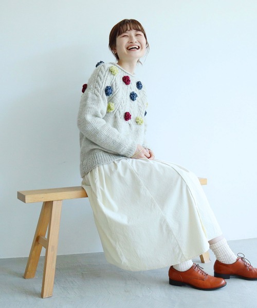アトリエドゥサボン　お花の　ネパール　ハンドニット l'atelier du savon（アトリエドサボン）の「お花刺繍ネパール