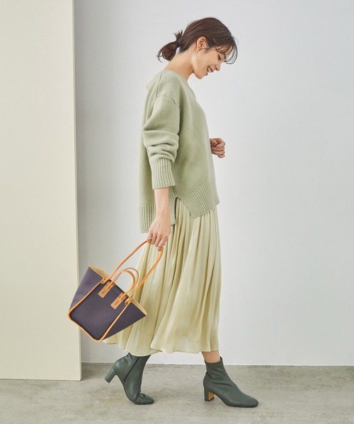 ROPE'（ロペ）の「【一部WEB限定】タスマニアウールVネックフォルムプルオーバーニット（ニット/セーター・レディース・チャコールグレー/ホワイト/ベージュ/ライトグリーン/カーキ/サックスブルー/ラベンダー・38）」の14枚目の写真