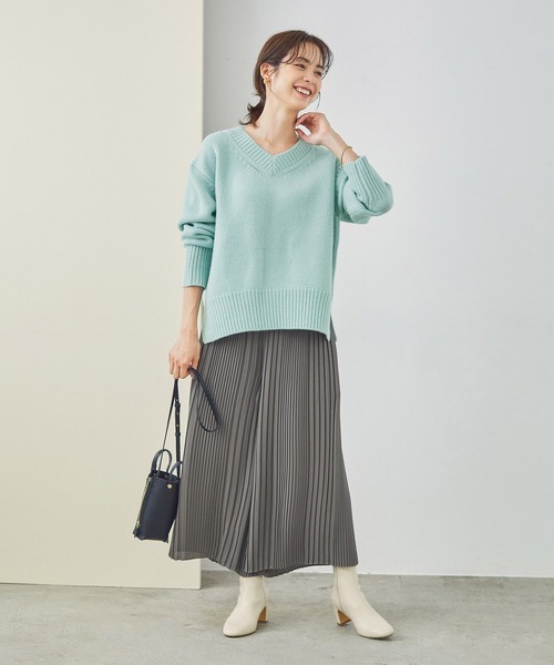 ROPE'（ロペ）の「【一部WEB限定】タスマニアウールVネックフォルムプルオーバーニット（ニット/セーター・レディース・チャコールグレー/ホワイト/ベージュ/ライトグリーン/カーキ/サックスブルー/ラベンダー・38）」の8枚目の写真